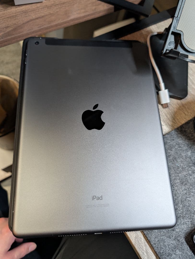 Apple iPad 10.2インチ スペースグレー　SIMフリー