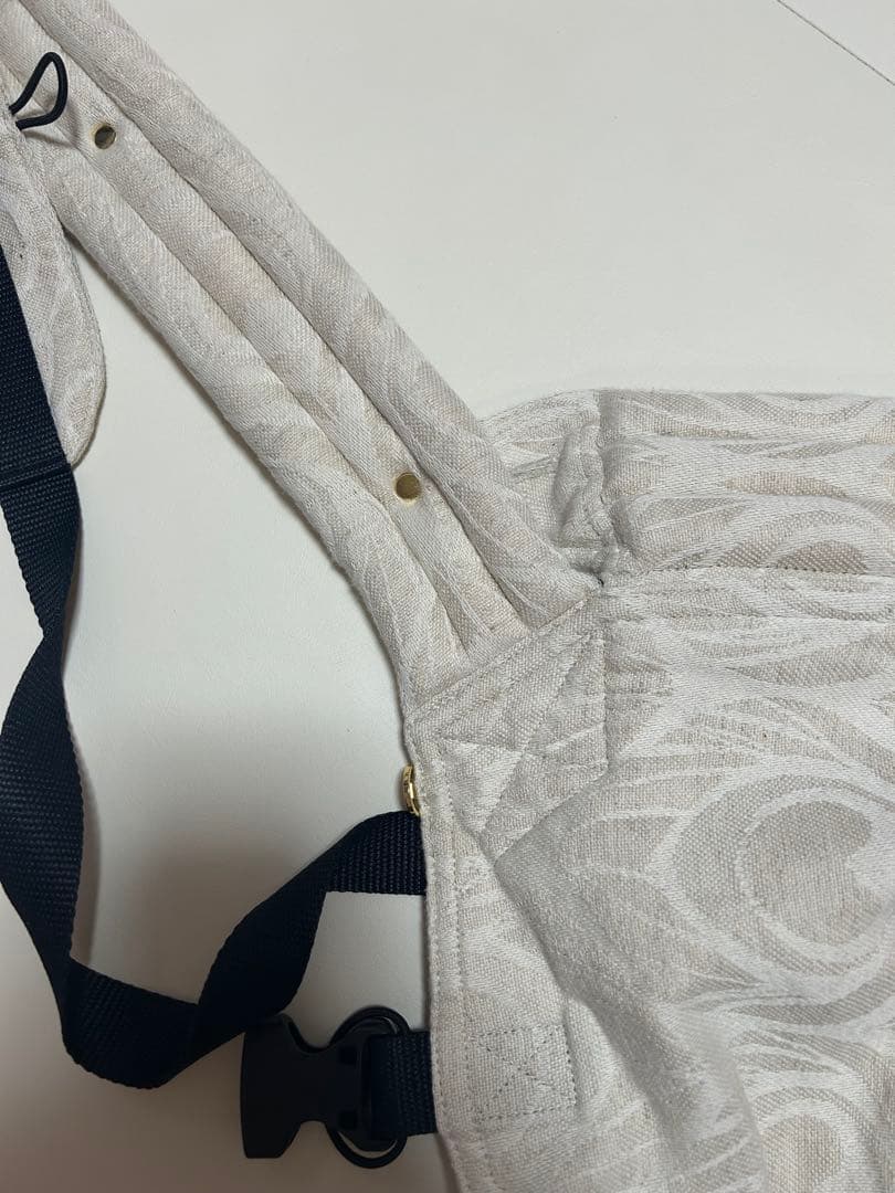 アーティポッペ アーガス・オート（リネン）抱っこ紐