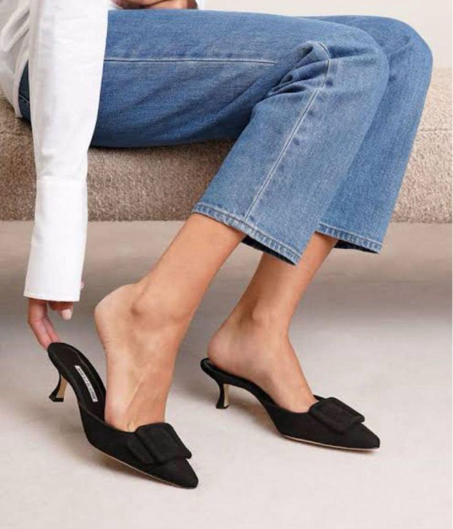 MANOLO BLAHNIK ブラックミュール (36)